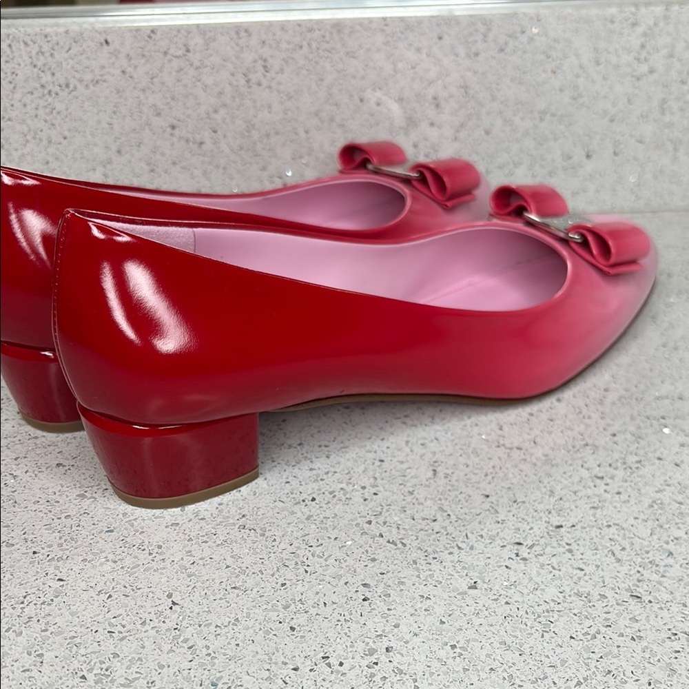 Salvatore Ferragamo Bubble Gum Pink Vara Degr 2.0cm Bow Patent Leather NWT - Picture 4 of 6